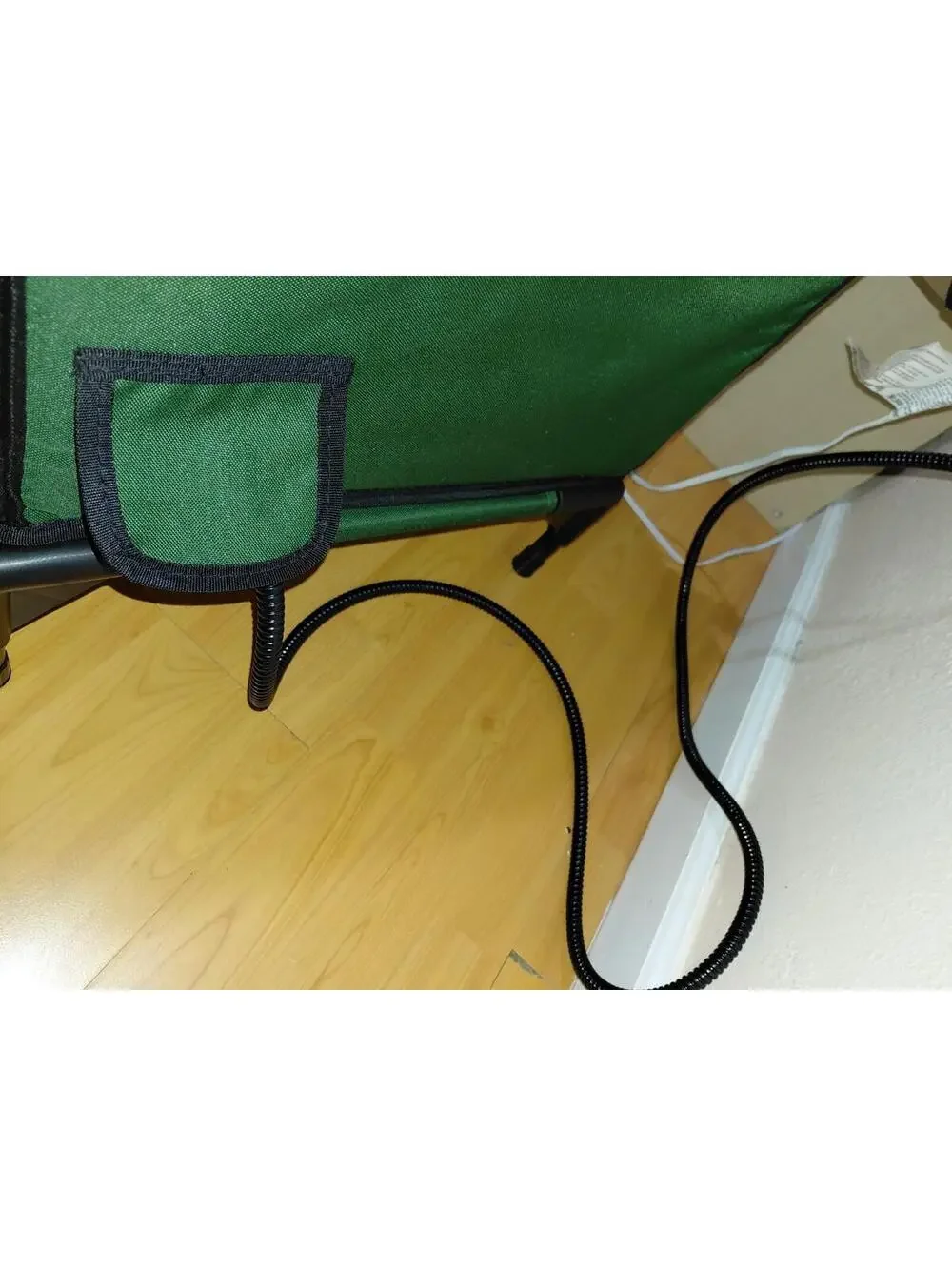 Pawcrus Elevated heated cat house indoor outdoor New In Box This One Is Mine